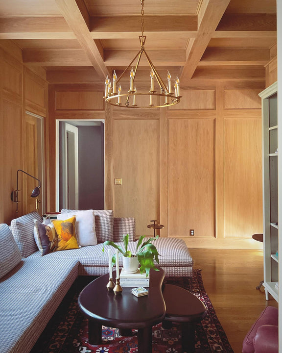 Darlana Medium Single Ring Chandelier, a premium Chandelier light by Visual Comfort & Co. Close - up image of its design.