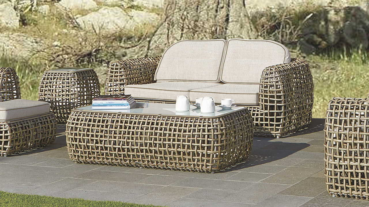 Dynasty Loveseat