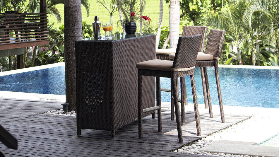 Eurobar Table