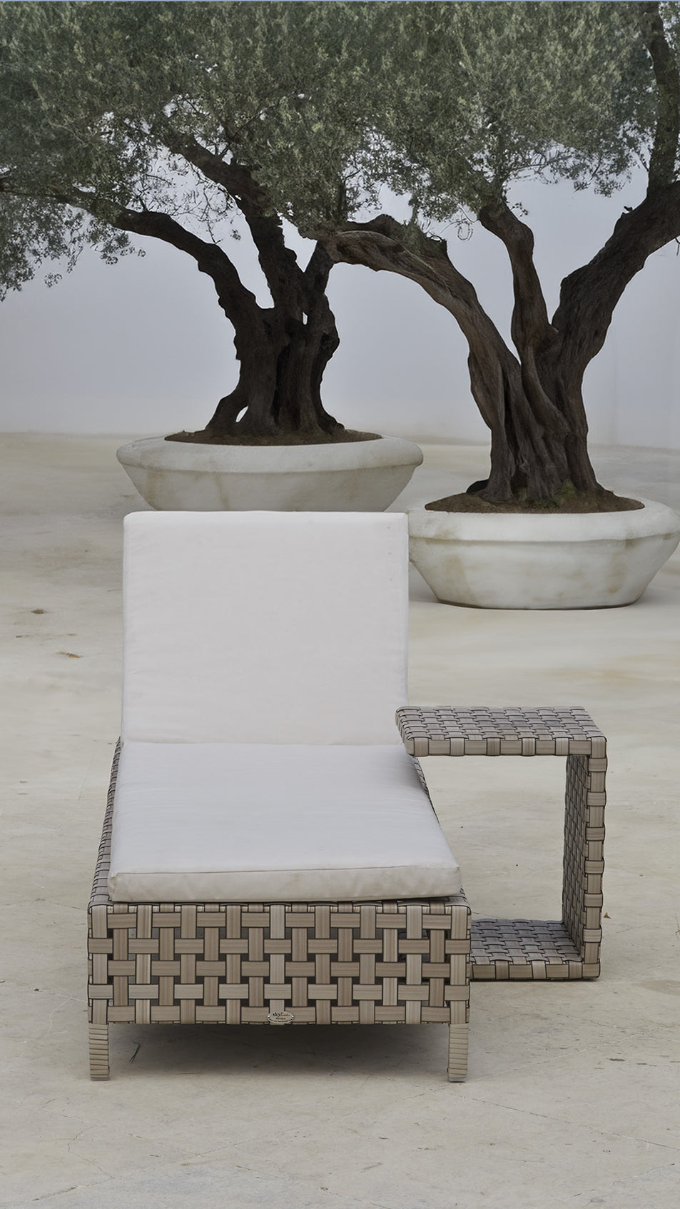 Cielo Auxiliary Table