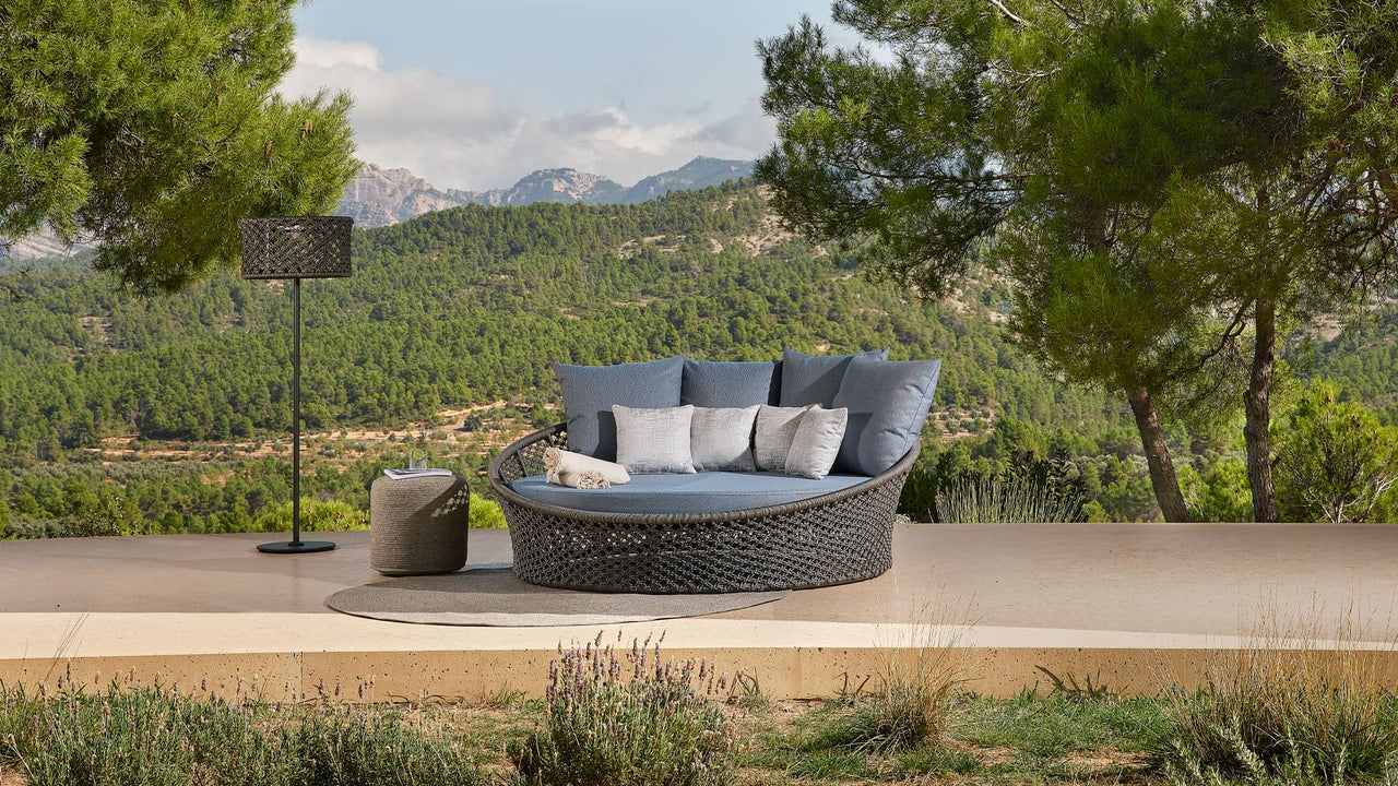 Moma Daybed
