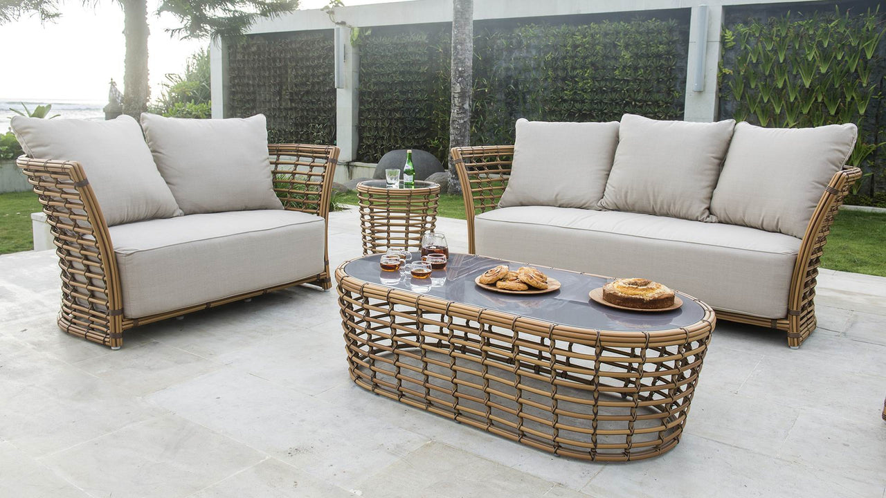 Villa Loveseat