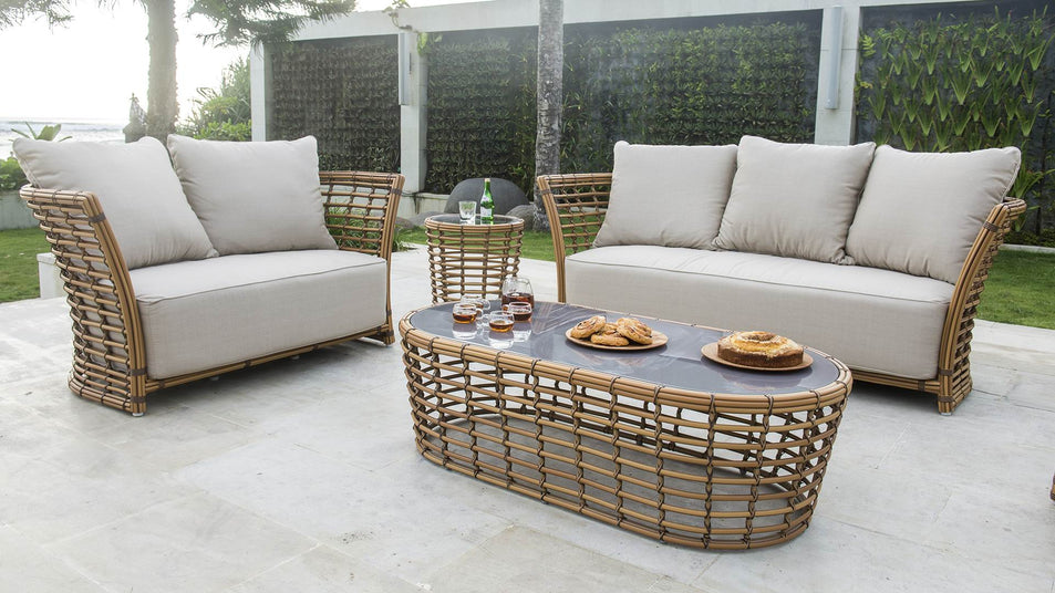 Villa Loveseat