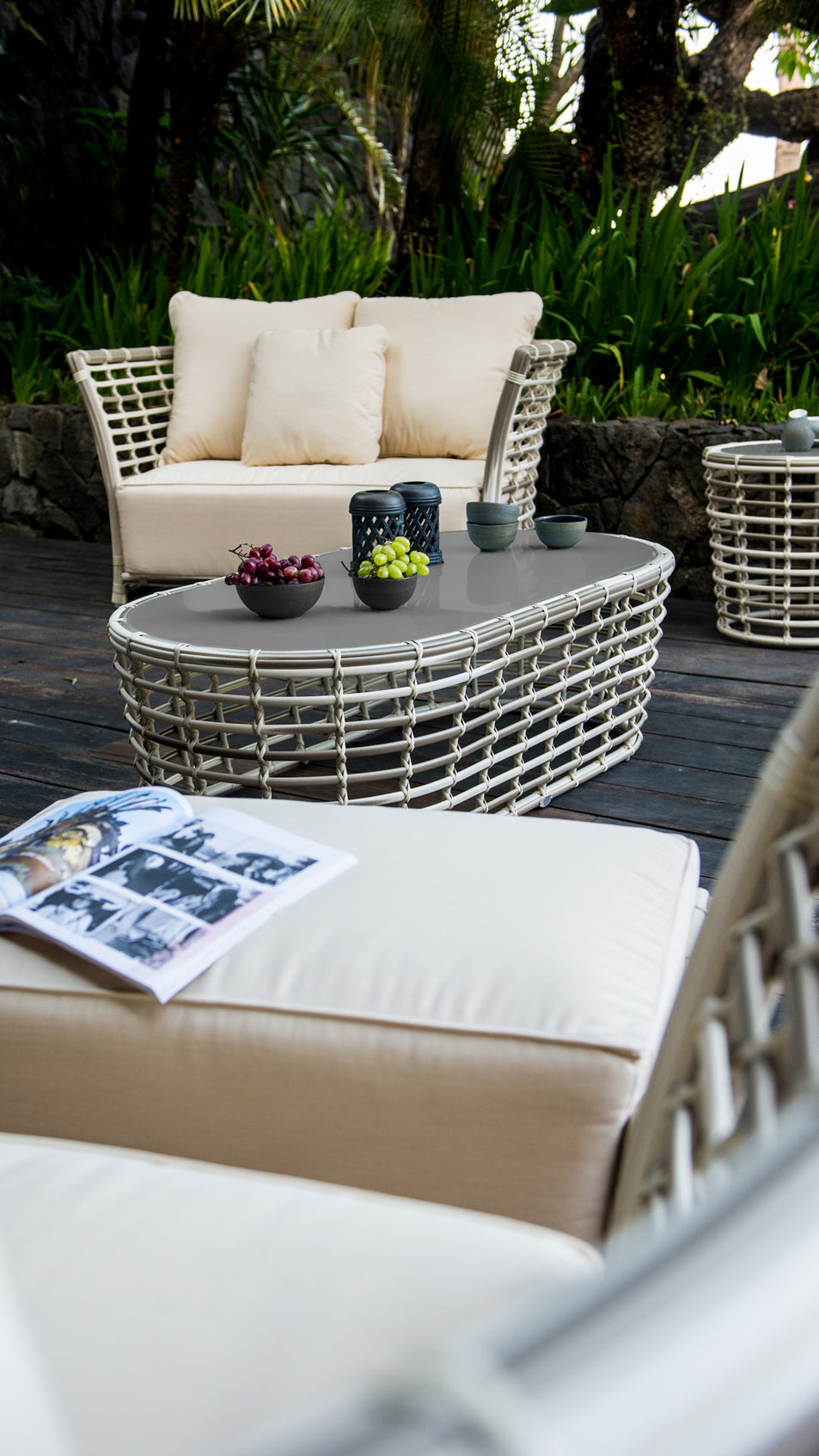 Villa Loveseat