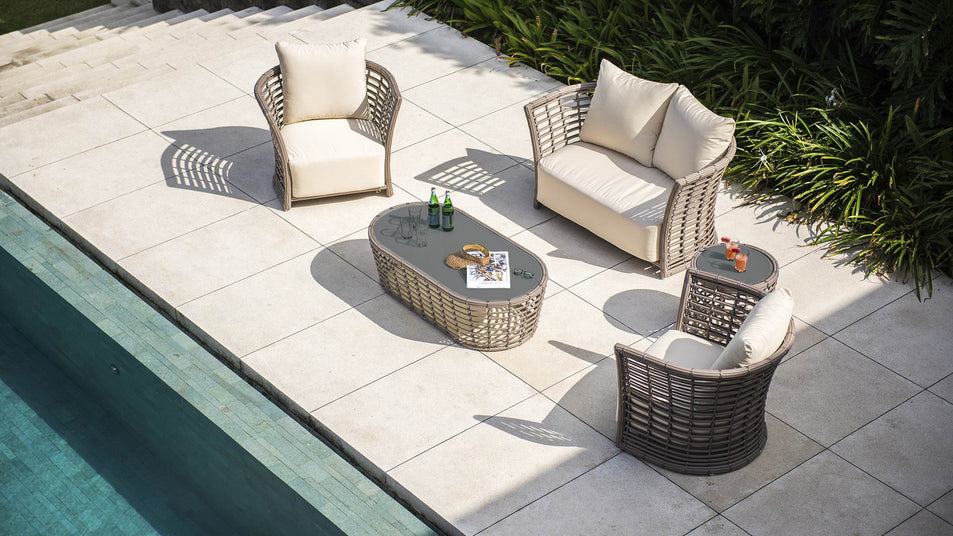 Villa Loveseat