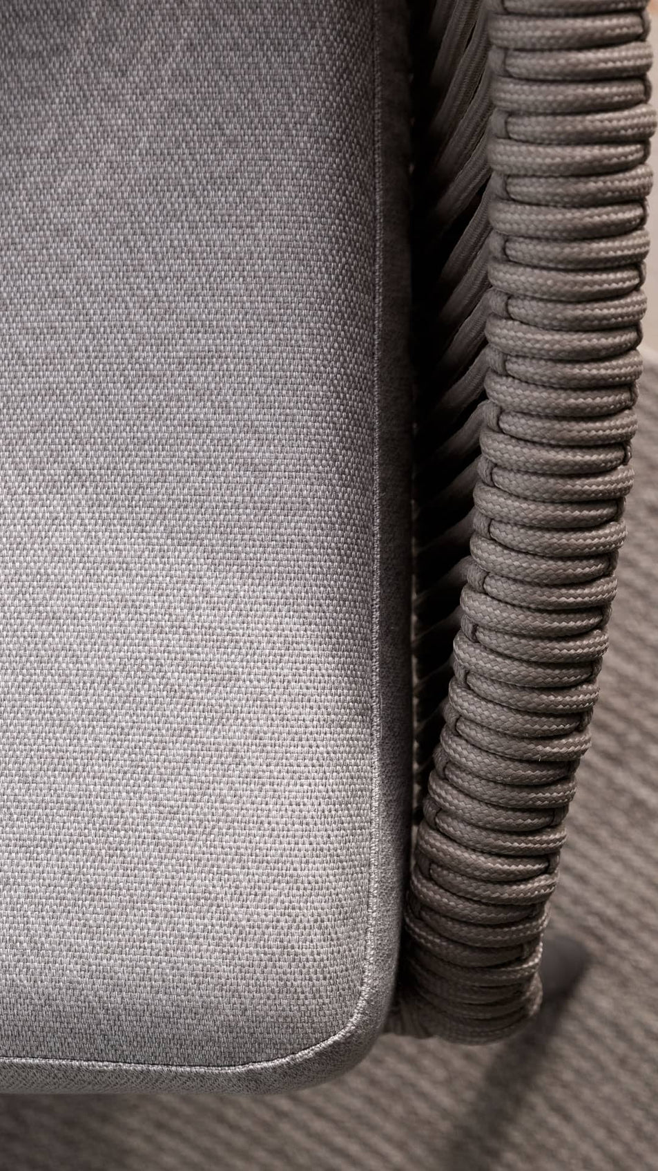 Rodona Loveseat
