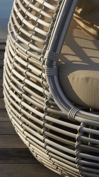 Shade Daybed