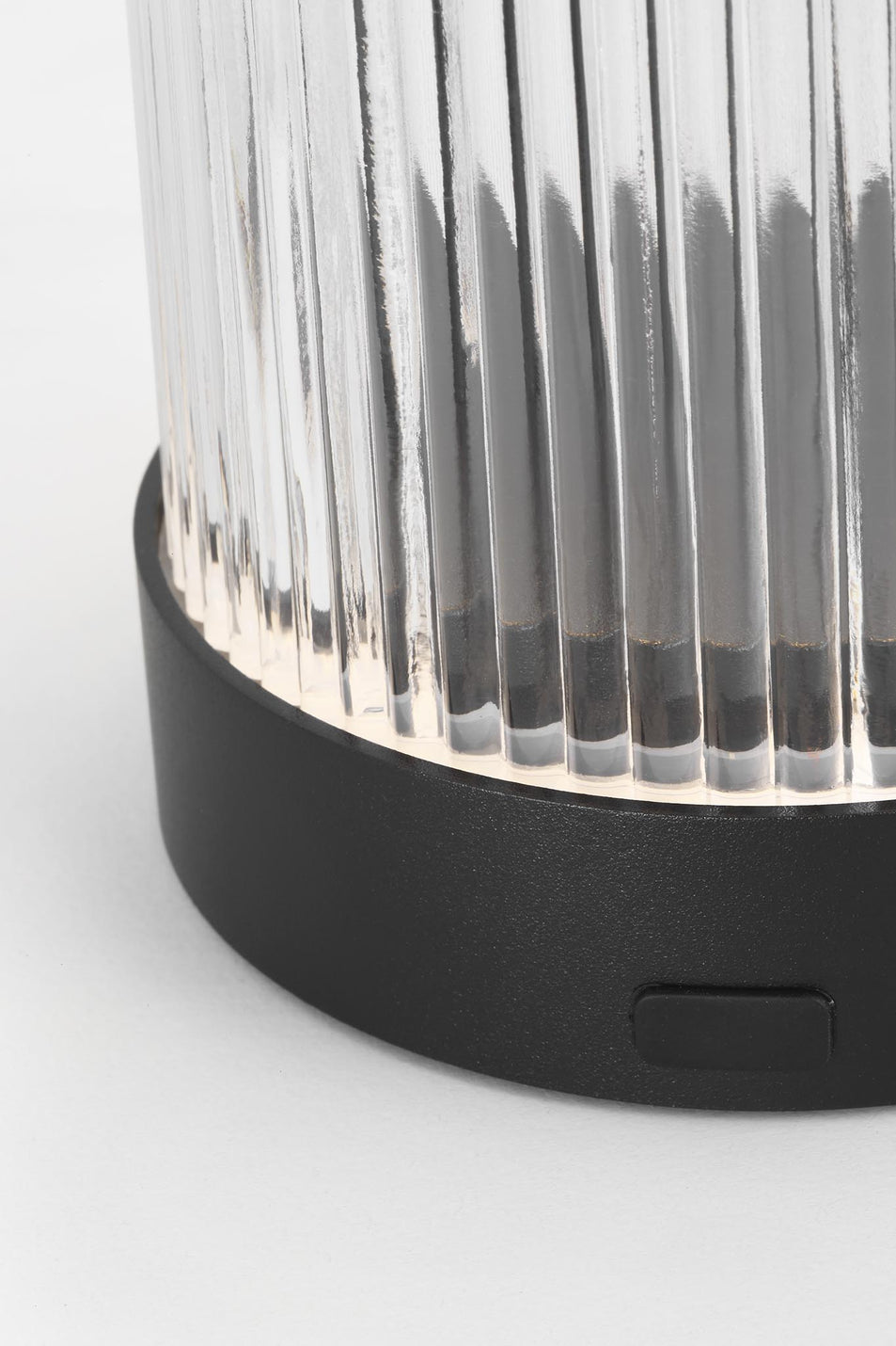Tawa Accent Table Lamp in Black