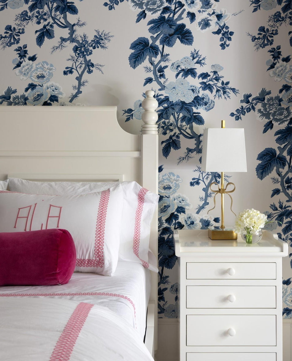 Ellery Gros - Grain Bow Table Lamp, a premium Decorative light by Visual Comfort & Co. Close - up image of its design.