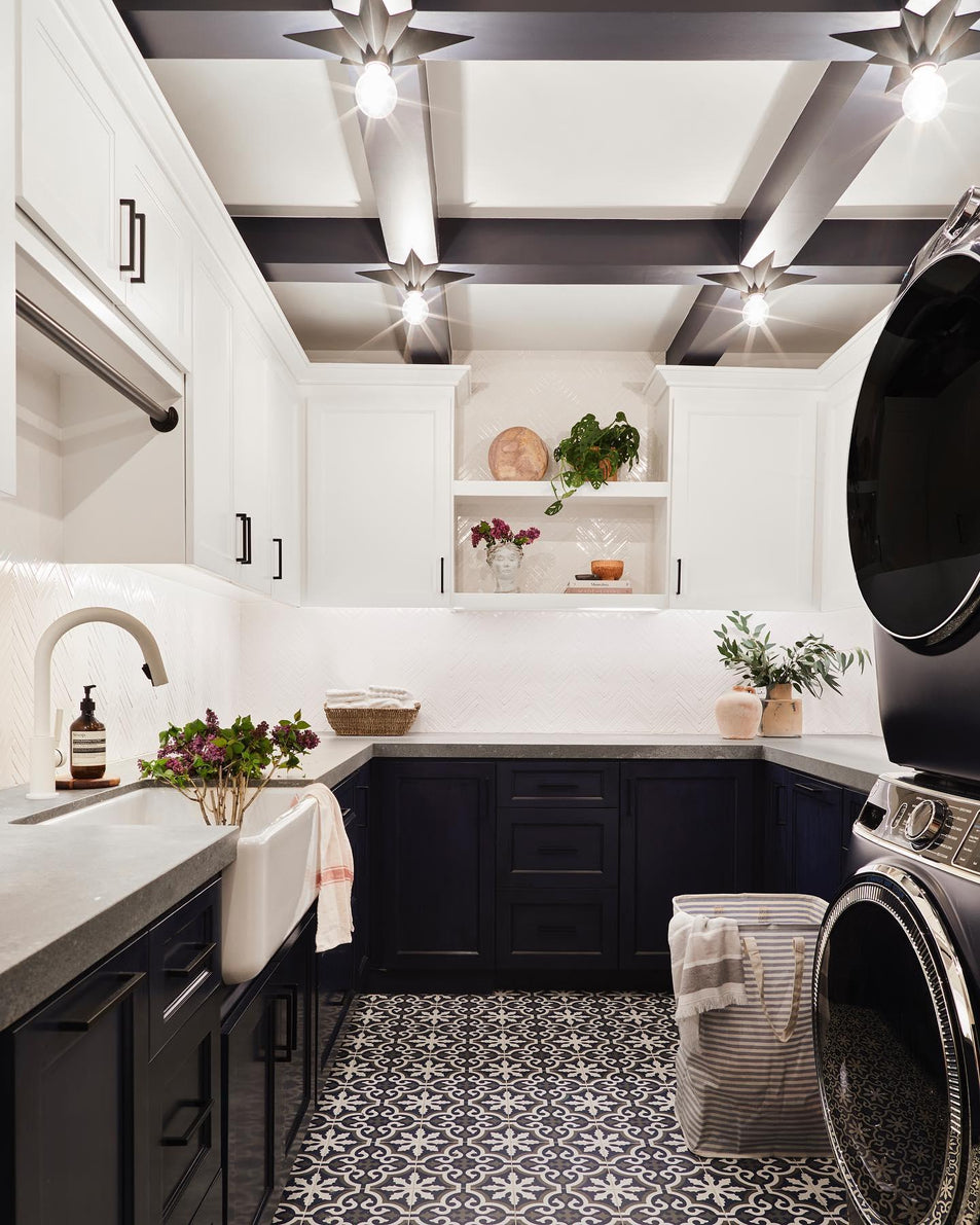 Star Flush Mount, a premium Flush Mount light by Visual Comfort & Co. Close - up image of its design.